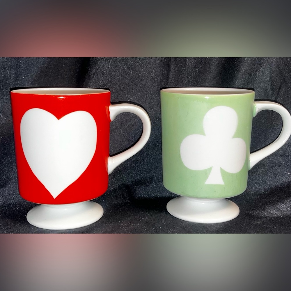 Vintage Set of 2 Mugs w/Poker Card Symbols Clubs & Heartsā 4.25ā Tall